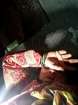 Snapshot of Lucky_couple-1 chatting on 02/18/26, 05:31 Lucky couple-1 online show from 02/18/26, 05:31