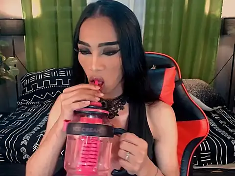 Snapshot of VeshtidaTS chatting on 02/08/26, 02:37 VeshtidaTS online show from 02/08/26, 02:37