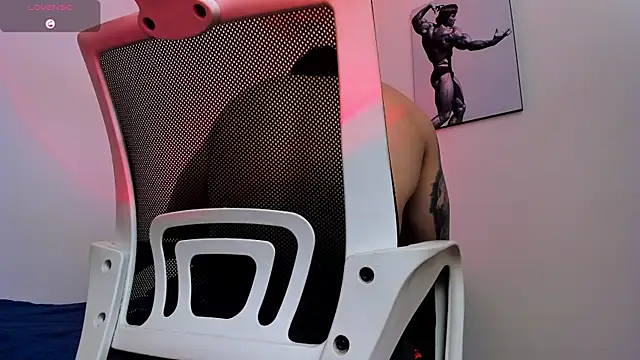 LiamReigns  online show from 04/19/26, 09:08