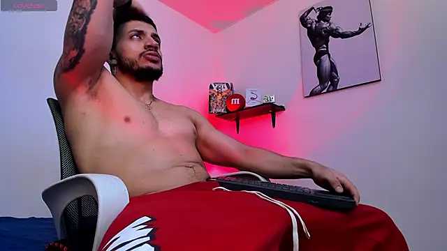 LiamReigns  online show from 04/23/26, 10:01