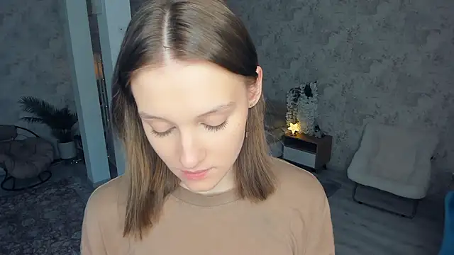 Snapshot of LianneBynon chatting on 02/19/26, 08:43 LianneBynon online show from 02/19/26, 08:43