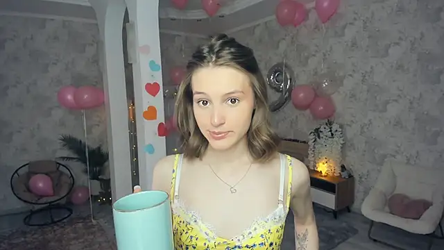 LianneBynon online show from 04/15/26, 09:16