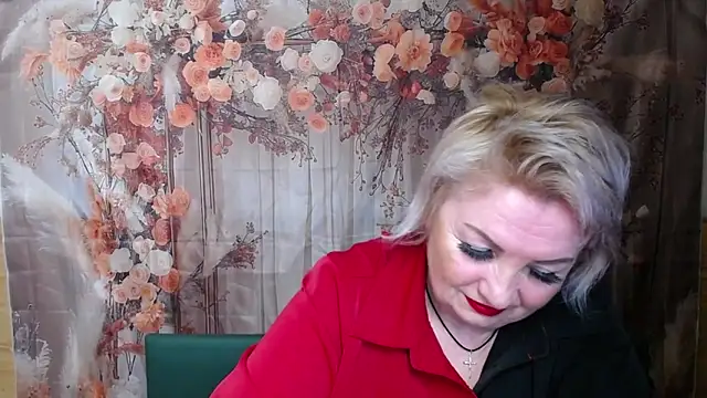 Snapshot of RenataDaster chatting on 02/18/26, 05:53 RenataDaster online show from 02/18/26, 05:53