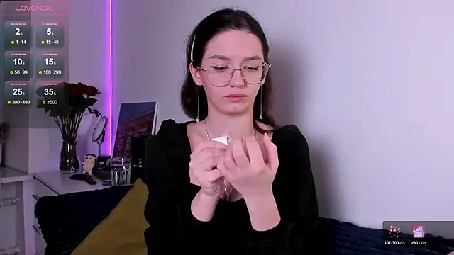 Snapshot of miabellee_ chatting on 02/16/26, 07:32 miabellee online show from 02/16/26, 07:32