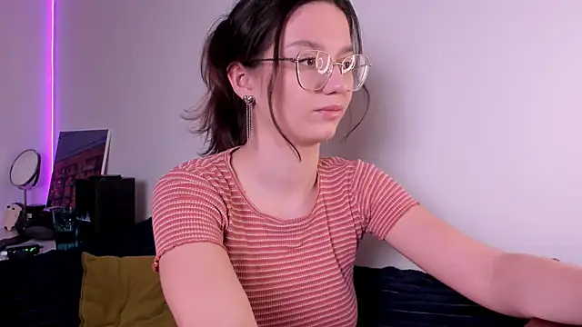 Snapshot of miabellee_ chatting on 02/26/26, 09:03 miabellee online show from 02/26/26, 09:03