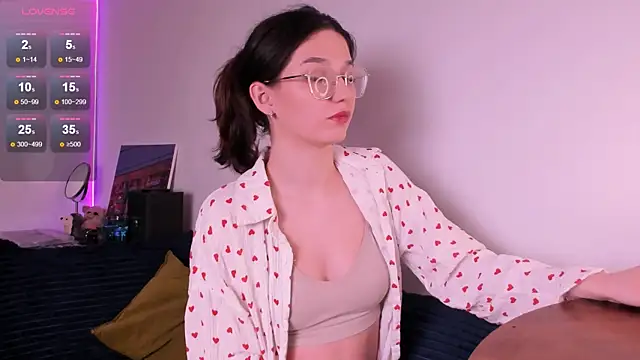 Snapshot of miabellee_ chatting on 04/30/26, 07:31 miabellee online show from 04/30/26, 07:31