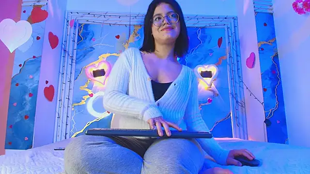 Snapshot of Eleanor_rigby5 chatting on 02/11/26, 03:11 Eleanor rigby5 online show from 02/11/26, 03:11