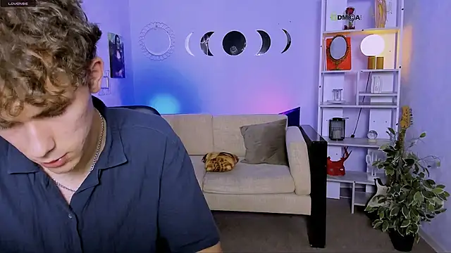 Snapshot of kevin_nix chatting on 06/21/26, 09:23 kevin nix online show from 06/21/26, 09:23