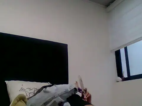 Snapshot of Ambar_Cortes chatting on 02/18/26, 10:39 Ambar Cortes online show from 02/18/26, 10:39