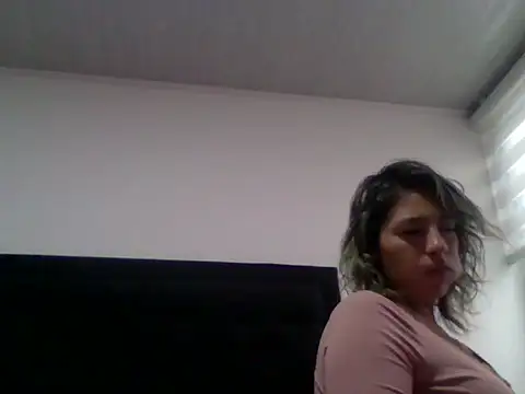 Snapshot of Ambar_Cortes chatting on 03/04/26, 06:14 Ambar Cortes online show from 03/04/26, 06:14