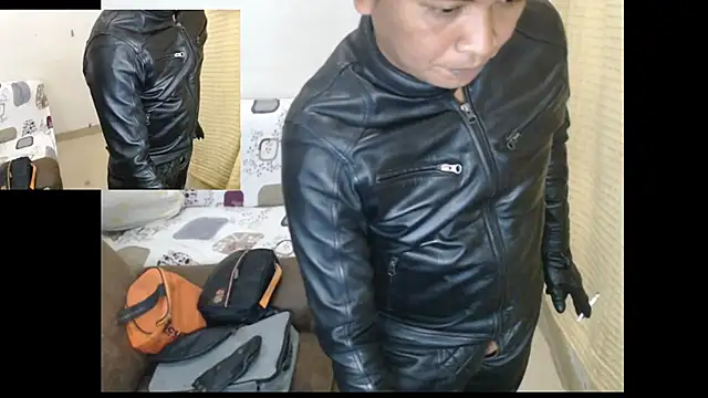 Leatherbdsm81 online show from 04/20/26, 03:04