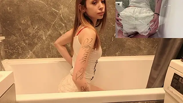 Snapshot of CarmenScott chatting on 02/25/26, 09:24 CarmenScott online show from 02/25/26, 09:24