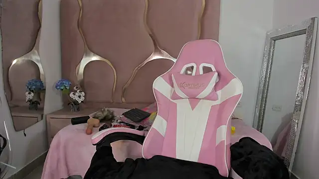 Aisha violeht online show from 03/19/26, 12:42