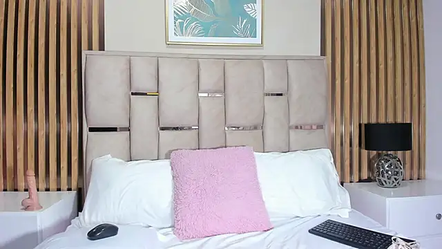 emma evanss   online show from 03/11/26, 11:38