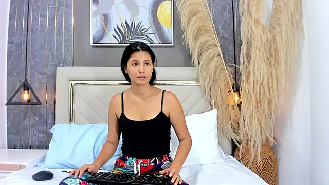 emma evanss   online show from 03/26/26, 11:27