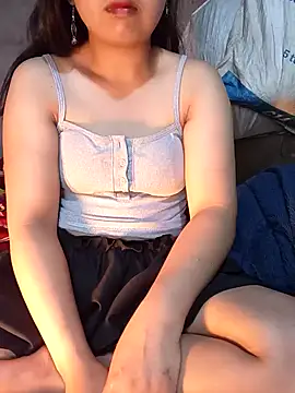 Snapshot of Slutty_18 chatting on 03/01/26, 09:50 Slutty 18 online show from 03/01/26, 09:50