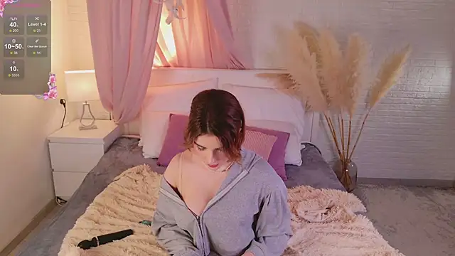 Snapshot of mmm__yes chatting on 02/04/26, 02:01 mmm yes online show from 02/04/26, 02:01