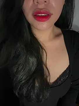 Snapshot of QuynhAnh_2k1 chatting on 02/19/26, 09:44 QuynhAnh 2k1 online show from 02/19/26, 09:44