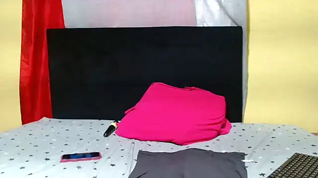 Snapshot of JinglynJuicy22 chatting on 02/04/26, 07:25 JinglynJuicy22 online show from 02/04/26, 07:25