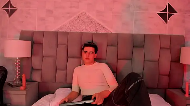 noahWolff  online show from 02/14/26, 06:32