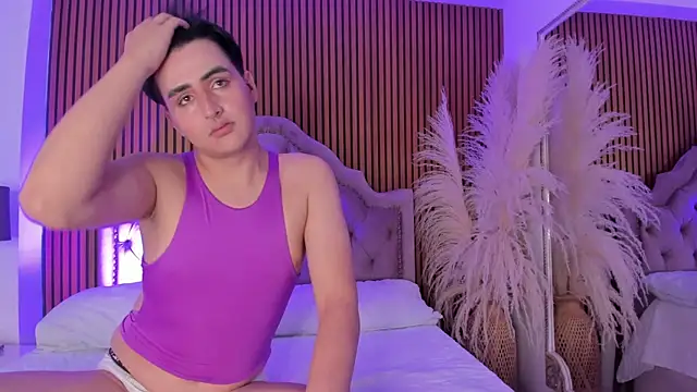 noahWolff  online show from 02/15/26, 04:42