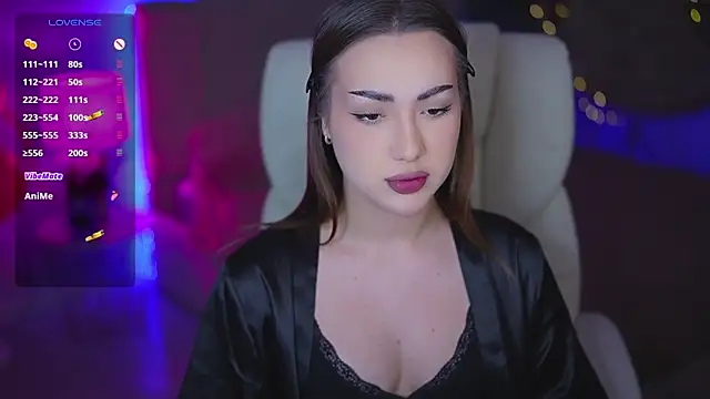 Snapshot of OliviaMoore_ chatting on 02/05/26, 07:02 OliviaMoore online show from 02/05/26, 07:02