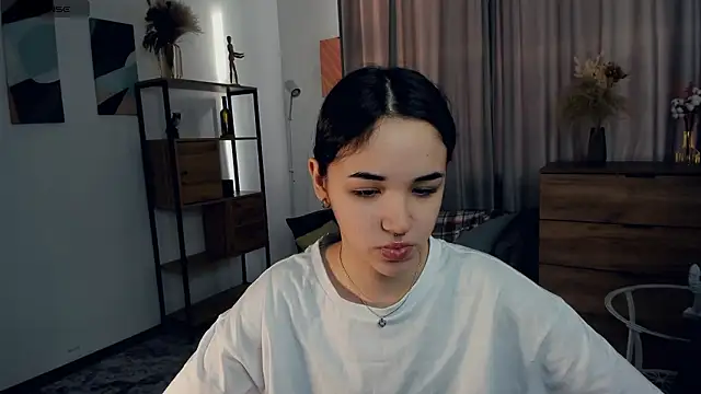 Snapshot of AvantgardAlone chatting on 02/08/26, 09:45 AvantgardAlone online show from 02/08/26, 09:45