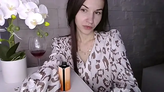 JuliaLovely online show from 03/27/26, 04:51