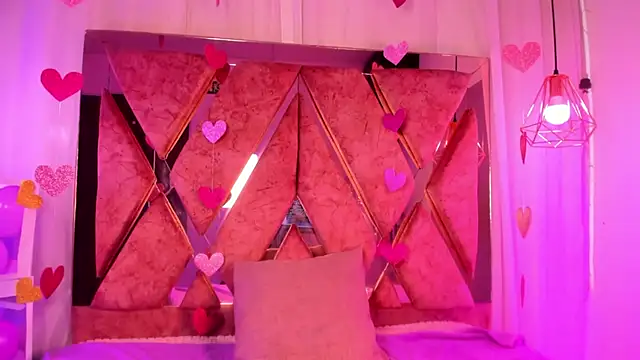 Snapshot of shantal_cooper_ chatting on 02/18/26, 07:10 shantal cooper online show from 02/18/26, 07:10