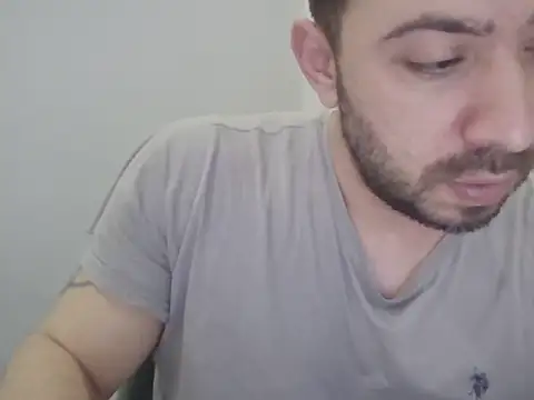 Snapshot of hessds34 chatting on 02/13/26, 05:20 hessds34 online show from 02/13/26, 05:20