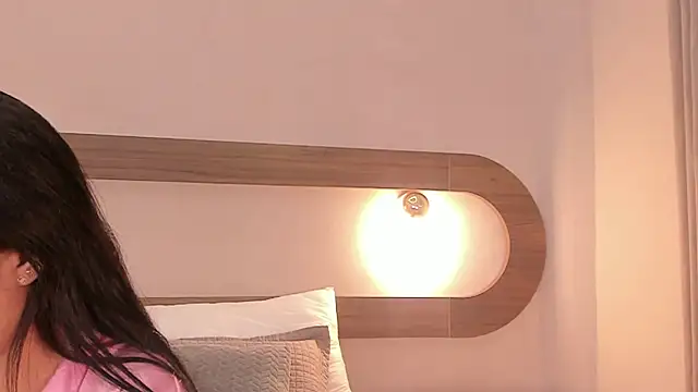 Snapshot of Violeta_sum chatting on 05/05/26, 12:35 Violeta sum online show from 05/05/26, 12:35