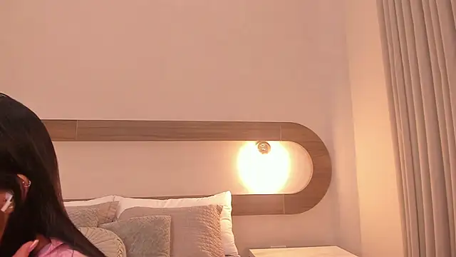 Snapshot of Violeta_sum chatting on 05/25/26, 12:11 Violeta sum online show from 05/25/26, 12:11