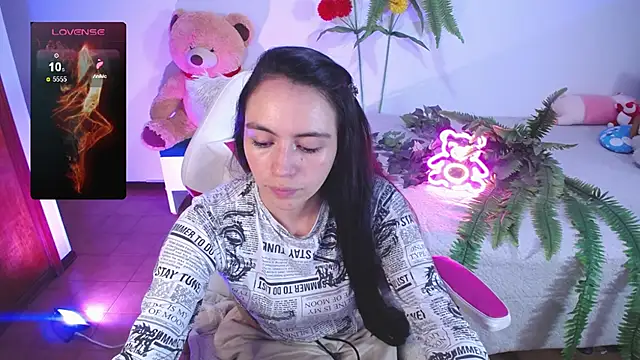 Snapshot of lika_little0 chatting on 02/16/26, 06:04 lika little0 online show from 02/16/26, 06:04