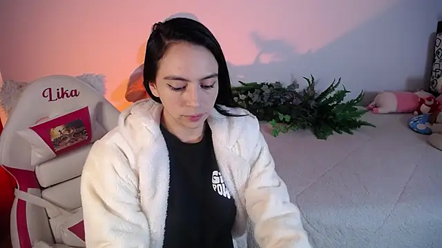 Snapshot of lika_little0 chatting on 02/24/26, 10:52 lika little0 online show from 02/24/26, 10:52