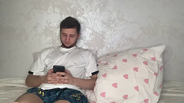 MoonBabyCouple online show from 05/08/26, 07:03