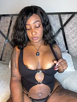 Snapshot of Denise_wolfe21 chatting on 02/21/26, 04:52 Denise wolfe21 online show from 02/21/26, 04:52