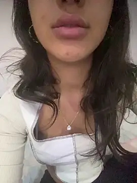 Snapshot of Nour-Lina chatting on 02/02/26, 12:48 Nour-Lina online show from 02/02/26, 12:48