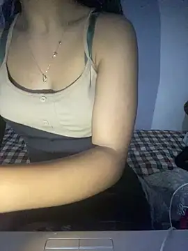 Snapshot of Nour-Lina chatting on 02/18/26, 06:09 Nour-Lina online show from 02/18/26, 06:09