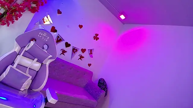 Maddie T18 online show from 02/21/26, 11:44