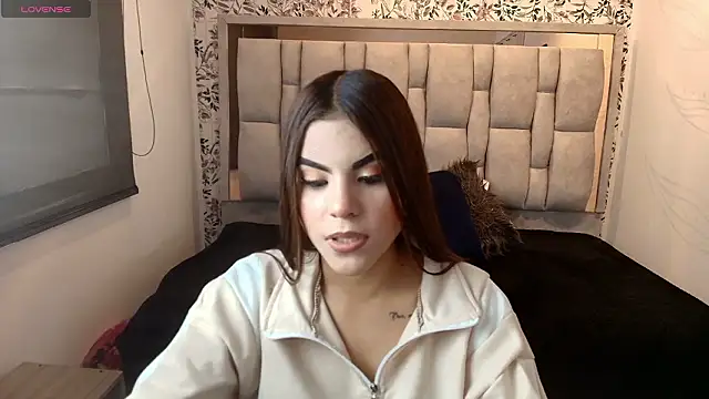 Emily  Cute   online show from 02/12/26, 07:53