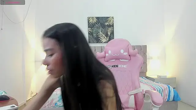 thaliaa smith1 online show from 04/01/26, 08:39