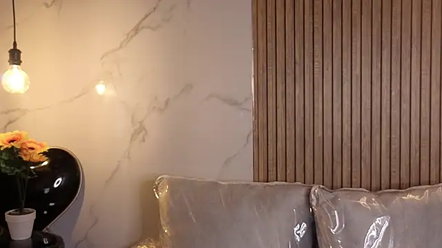 Snapshot of Perla_lovely_ chatting on 06/17/26, 12:18 Perla lovely online show from 06/17/26, 12:18