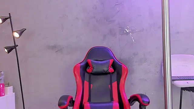 naomi  blair online show from 04/23/26, 03:41