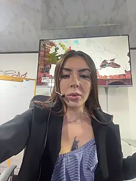 Sweet bellaa  online show from 04/23/26, 04:35