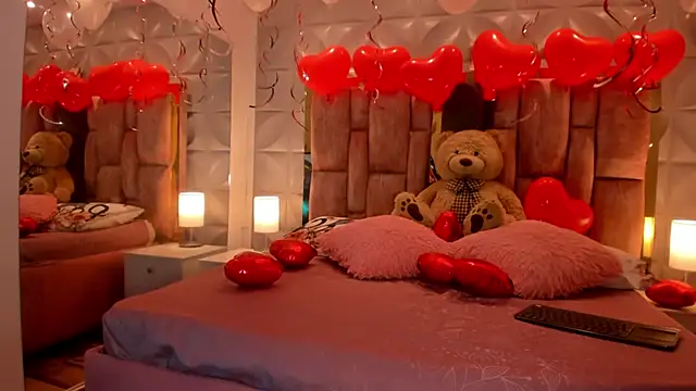 Snapshot of Paris_Velvet chatting on 02/17/26, 11:11 Paris Velvet online show from 02/17/26, 11:11