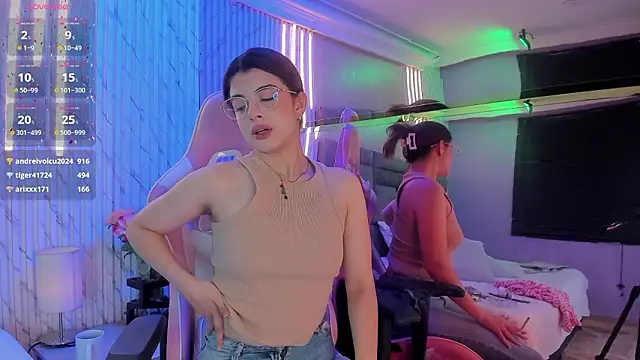 Snapshot of KatyParisi chatting on 02/09/26, 08:35 KatyParisi online show from 02/09/26, 08:35