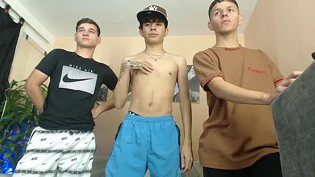 Snapshot of DesiresOfOlympus_ chatting on 02/02/26, 10:30 DesiresOfOlympus online show from 02/02/26, 10:30