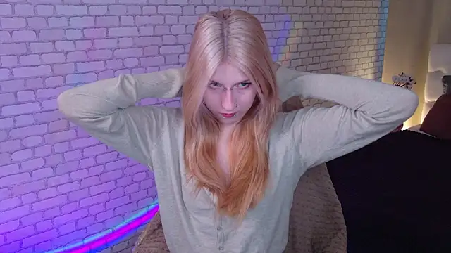 Snapshot of alicedews chatting on 02/28/26, 01:45 alicedews online show from 02/28/26, 01:45