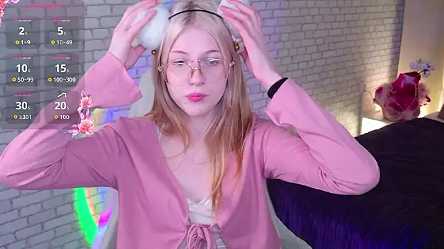 Snapshot of alicedews chatting on 03/01/26, 02:30 alicedews online show from 03/01/26, 02:30