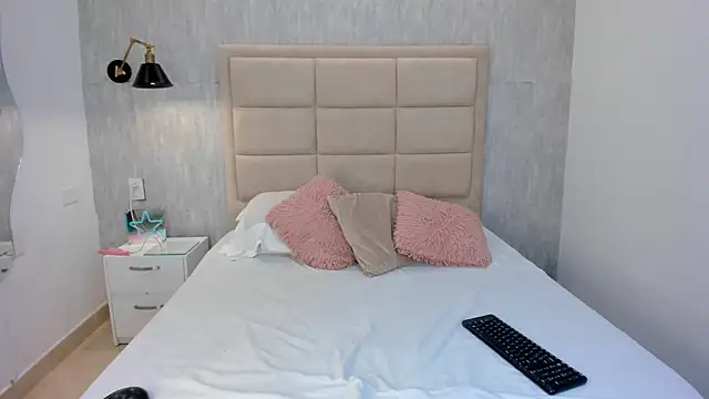 AriaaMoon  online show from 04/24/26, 10:12